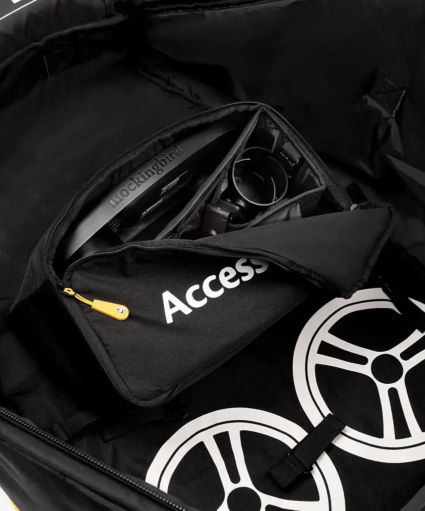 Travelbaginteriordetail-1