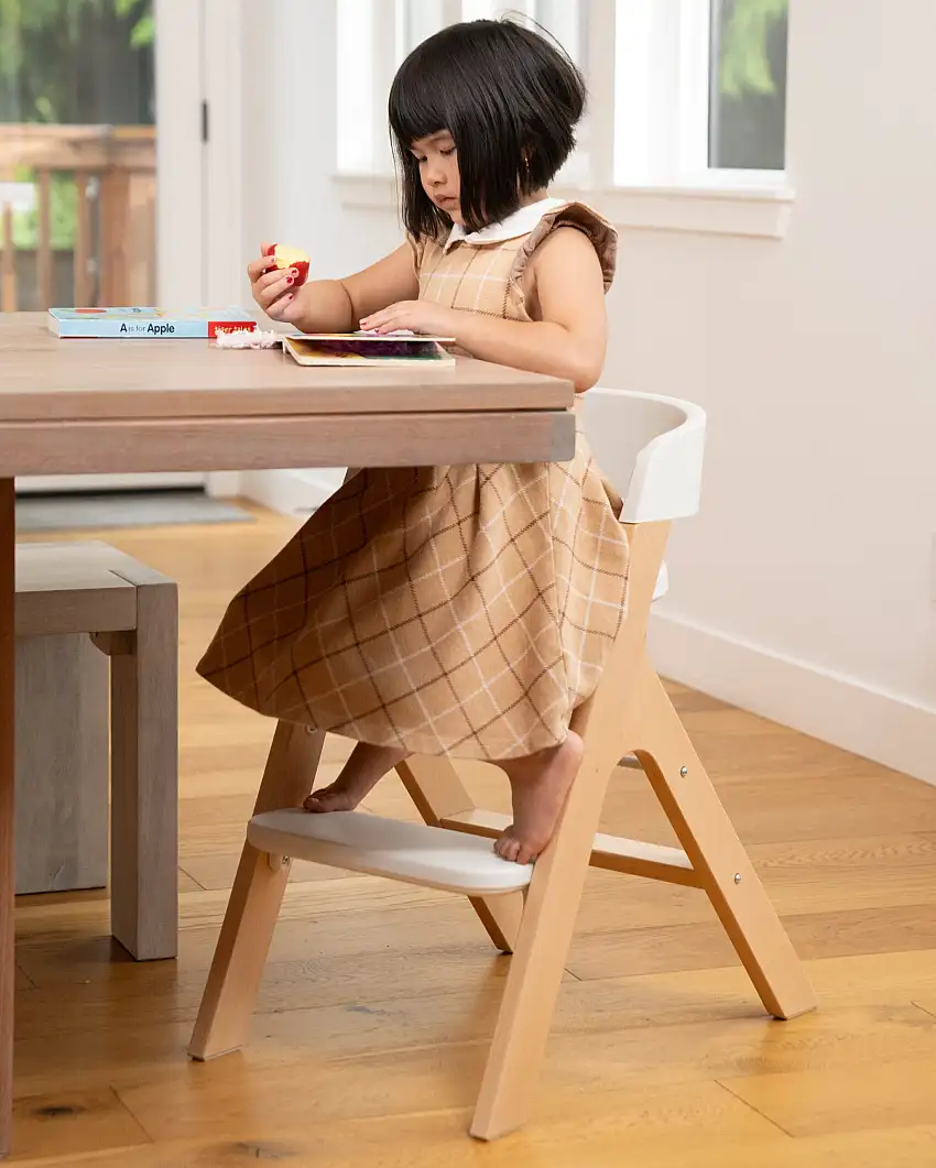 mockingbird-high-chair-lifestyle-6-1